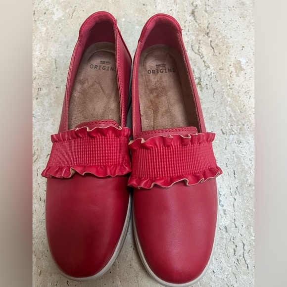 Earth Origins “Ellis” Red Ruffle Slip On Loafers NEW Women’s Size 10 - Picture 6 of 7